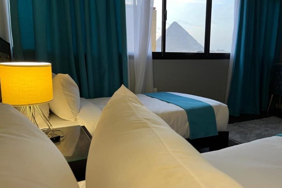 Deluxe Pyramid View Room