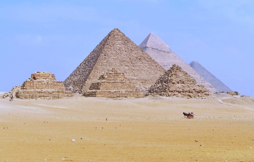 Private Day Tour Giza Pyramids, Sphinx, Memphis, and Saqqara